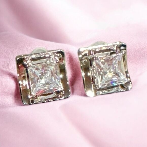 Glam Silver-Toned Square Earrings Sparkling Faux Diamonds Chic Classy Rhinestone - Picture 1 of 5
